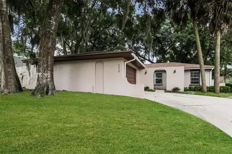 2034 Melanie St, Fruitland Park, FL 34731