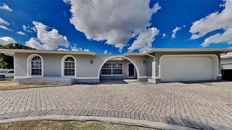 11325 Stoneybrook Path, Port Richey, FL 34668