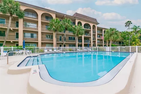2525 W Bay Dr #C41, Belleair Bluffs, FL 33770