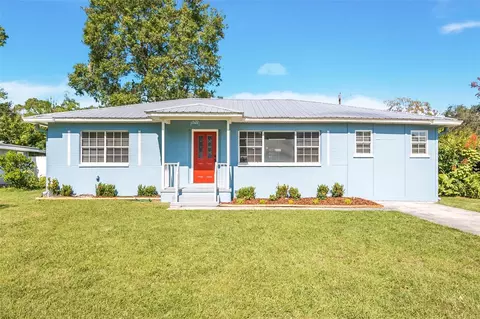 1527 W River Ln, Tampa, FL 33603