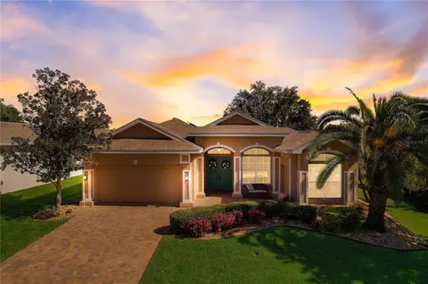 12231 Woodlands Cir, Dade City, FL 33525