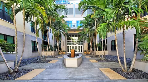 400 4th Ave S #306, Saint Petersburg, FL 33701