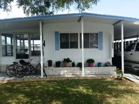 4644 6 Mile Pond Rd, Zephyrhills, FL 33541