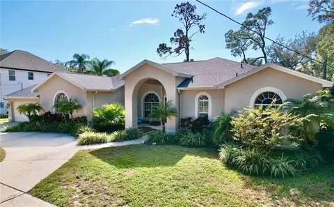 1713 Gulf Beach Blvd, Tarpon Springs, FL 34689
