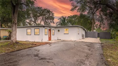 10601 105th St, Largo, FL 33773