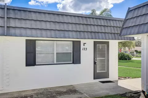 301 Kings Blvd #123, Sun City Center, FL 33573