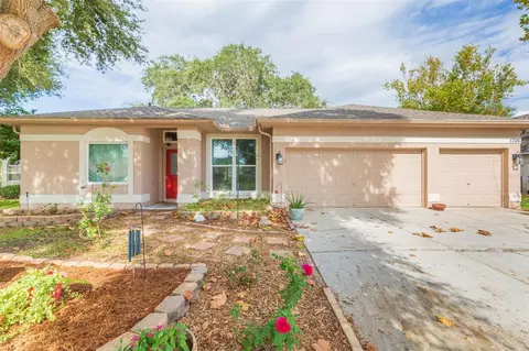 1706 Powder Ridge Dr, Valrico, FL 33594