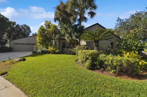 13814 Lake Village Pl, Tampa, FL 33618