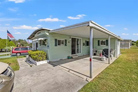 6044 Ridgewood Dr, Zephyrhills, FL 33542