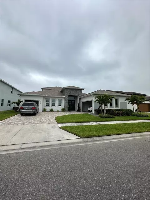 8848 Sanders Tree Loop, Wesley Chapel, FL 33545