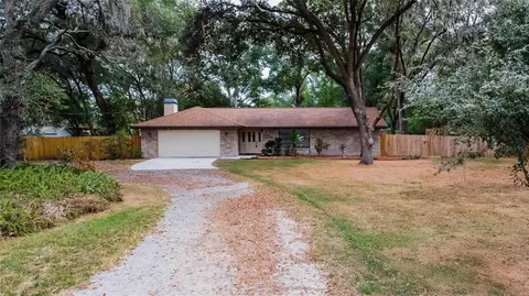 419 Skywood Dr, Valrico, FL 33594