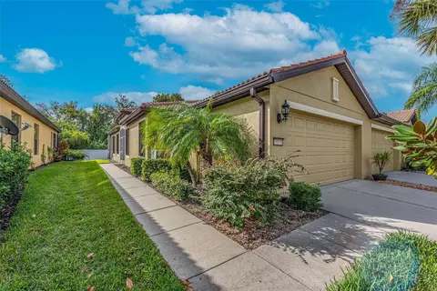 5533 Sunset Falls Dr, Apollo Beach, FL 33572