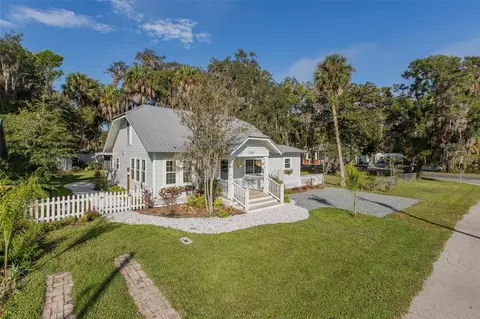 220 NE 2nd Ave, Crystal River, FL 34429
