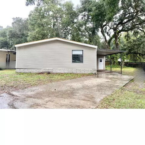 10526 Bay Hills Cir, Thonotosassa, FL 33592