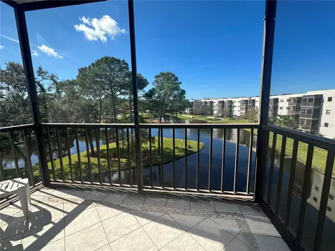 6188 80th St N #410, Saint Petersburg, FL 33709