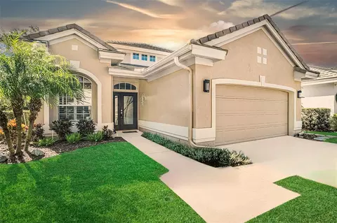 5418 Avenal Dr, Lutz, FL 33558