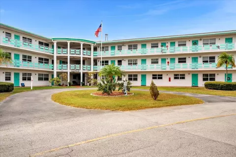 1950 59th Ave N #112, Saint Petersburg, FL 33714