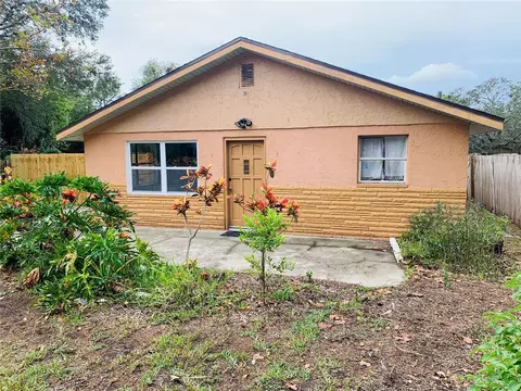 923 10th St SW, Largo, FL 33770