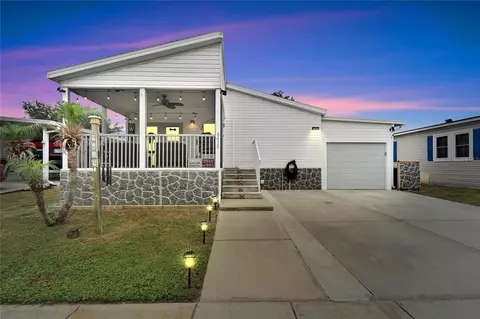 9415 Star Gazer Ln, Riverview, FL 33578
