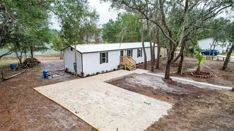 9585 Round Lake Dr, Weeki Wachee, FL 34613