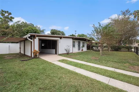 206 Harmony Ln, Brandon, FL 33511