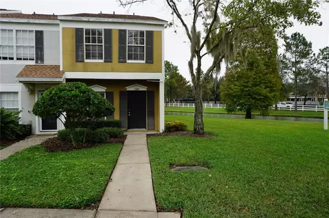 1320 Costa Mesa Dr, Wesley Chapel, FL 33543