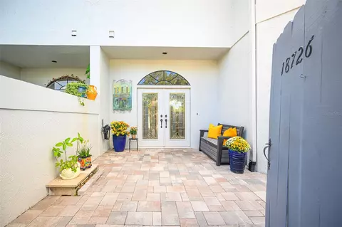 18726 Wimbledon Cir, Lutz, FL 33558