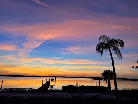 322 Shore Dr E, Oldsmar, FL 34677