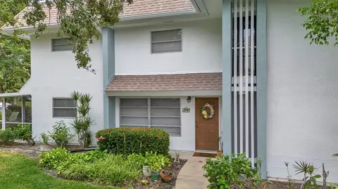 515 Sutton Pl #T8, Longboat Key, FL 34228
