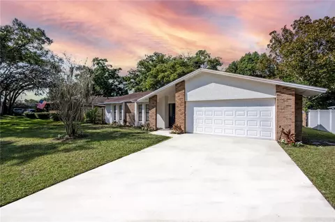 17524 Meadowbridge Dr, Lutz, FL 33549