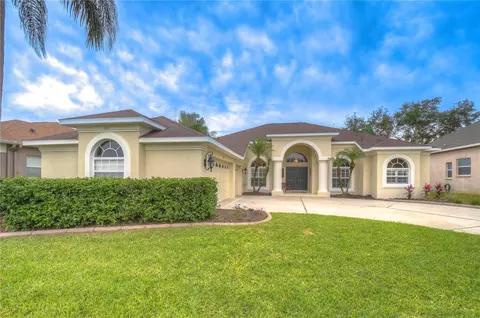 5117 Coopers Hawk Ct, Valrico, FL 33596