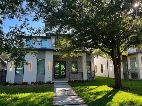 5716 Tangerine Ave S, Gulfport, FL 33707