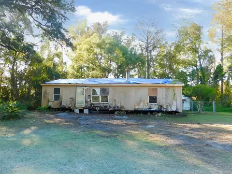 11301 Lake Dr, New Port Richey, FL 34654