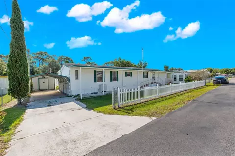 39152 Hillcrest Dr, Zephyrhills, FL 33542