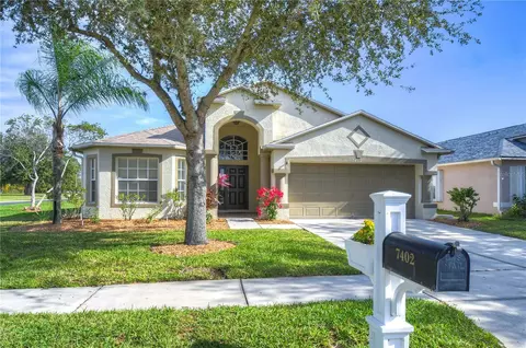 7402 Pulteney Dr, Wesley Chapel, FL 33545