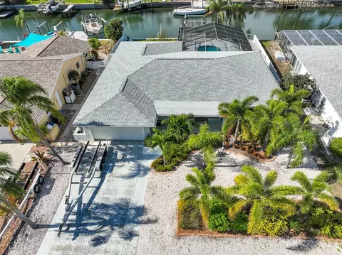 6318 Cottonwood Ln, Apollo Beach, FL 33572