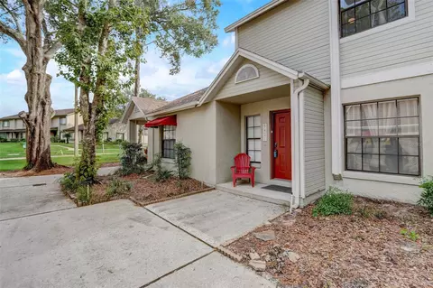 8421 Laurelon Pl #2, Temple Terrace, FL 33637