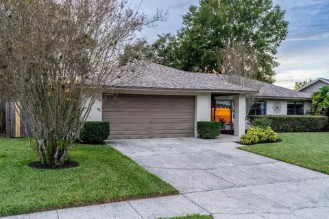 808 Sandalwood Dr, Plant City, FL 33563