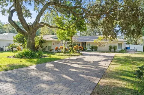 2749 Lake Saxon Dr, Land O Lakes, FL 34639