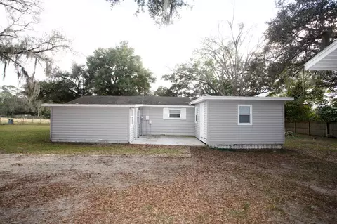8137 Cass Rd, Zephyrhills, FL 33539