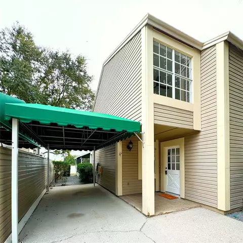 6914 Lake Place Ct, Tampa, FL 33634