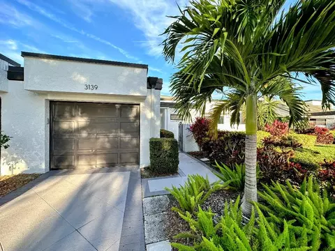 3139 Heatherwood Ln, Sarasota, FL 34235