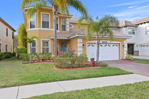18008 Maui Isle Dr, Tampa, FL 33647