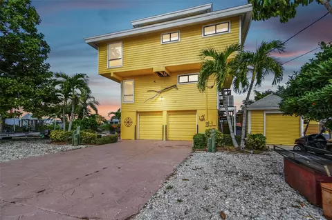 745 Spanish Main Dr, Apollo Beach, FL 33572