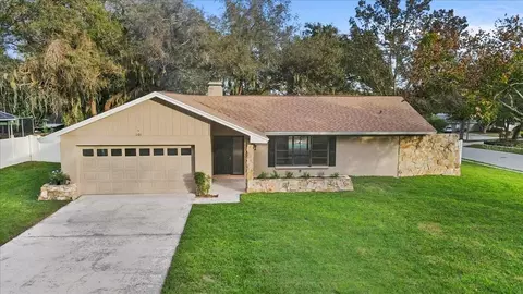 1101 Ridgefield Dr, Valrico, FL 33594