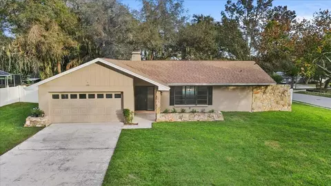 1101 Ridgefield Dr, Valrico, FL 33594