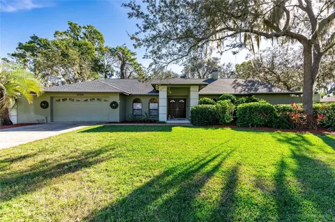 2706 Forest Club Dr, Plant City, FL 33566