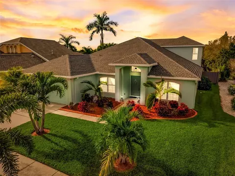 6810 Cromwell Garden Dr, Apollo Beach, FL 33572
