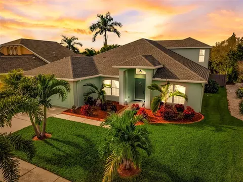 6810 Cromwell Garden Dr, Apollo Beach, FL 33572