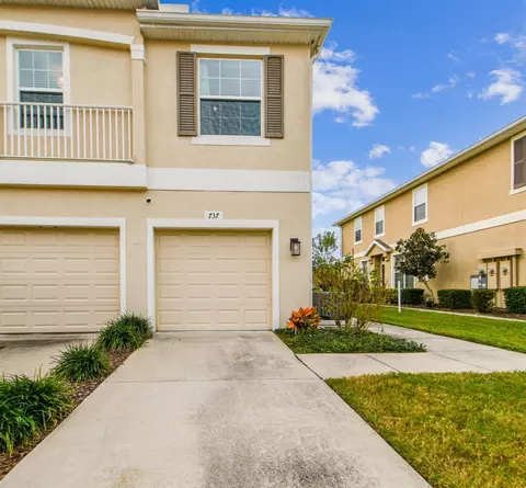737 Ashentree Dr, Plant City, FL 33563